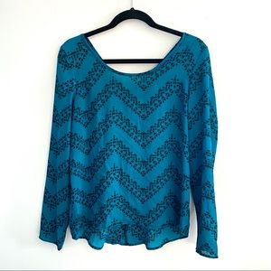 Long Sleeve Blue Criss-Cross Back Shirt, Large